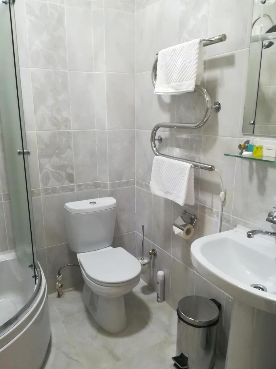 Hotel Bahetle Ekibastuz Ngoại thất bức ảnh